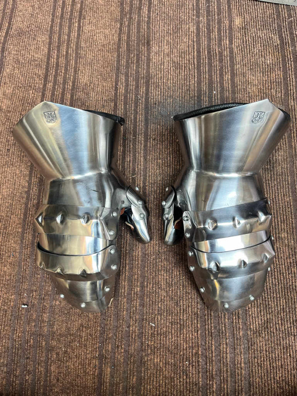 Bruiser Gauntlets